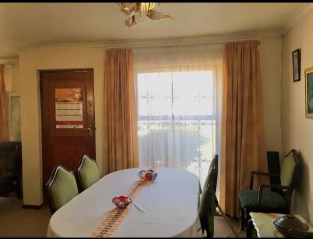 3 BEDROOM FREEHOLD FOR SALE IN ILITHA PARK